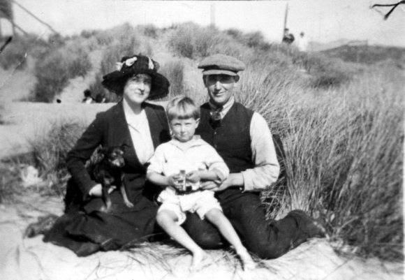 slinkeys-at-beach